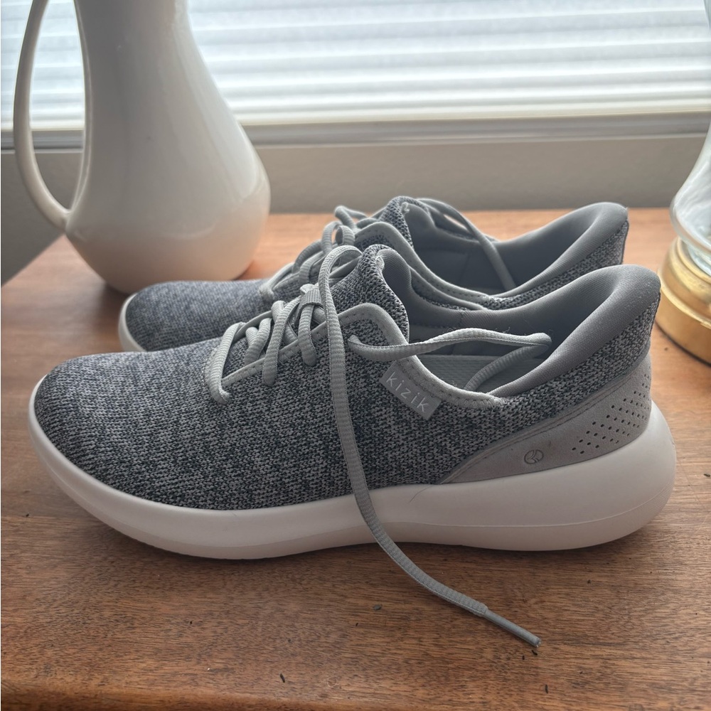 Kizik Women's Gray Sneakers